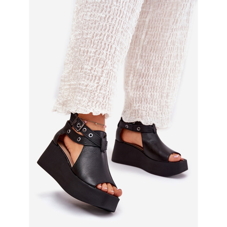 Leather sandals on the Zazoo 1732 Black wedge 1