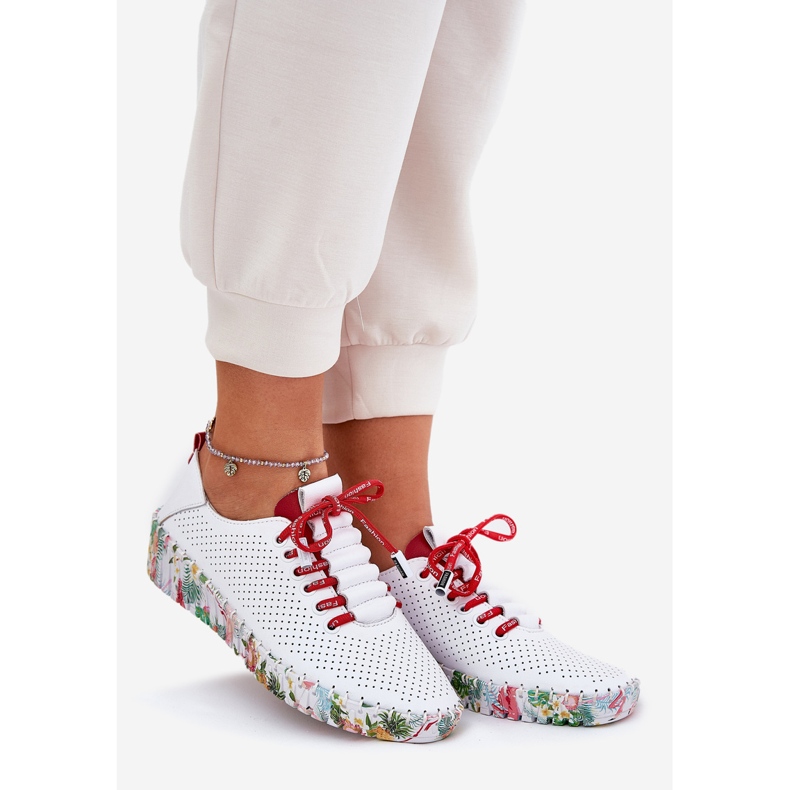 Leather shoes on the patterned platform Artiker 54C1567 white and red 1