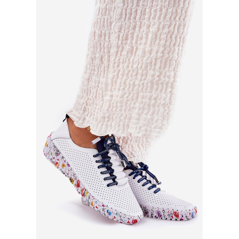 Leather shoes on the patterned Artiker 52C1713 platform white 1