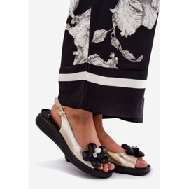 Jezzi Women's sandals with a decorative golden flower 1