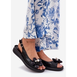 Jezzi Women's sandals with a decorative flower black 1