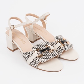 Goodin White women's sandals on the medium post 1 Goodin White women's sandals on the medium post 1