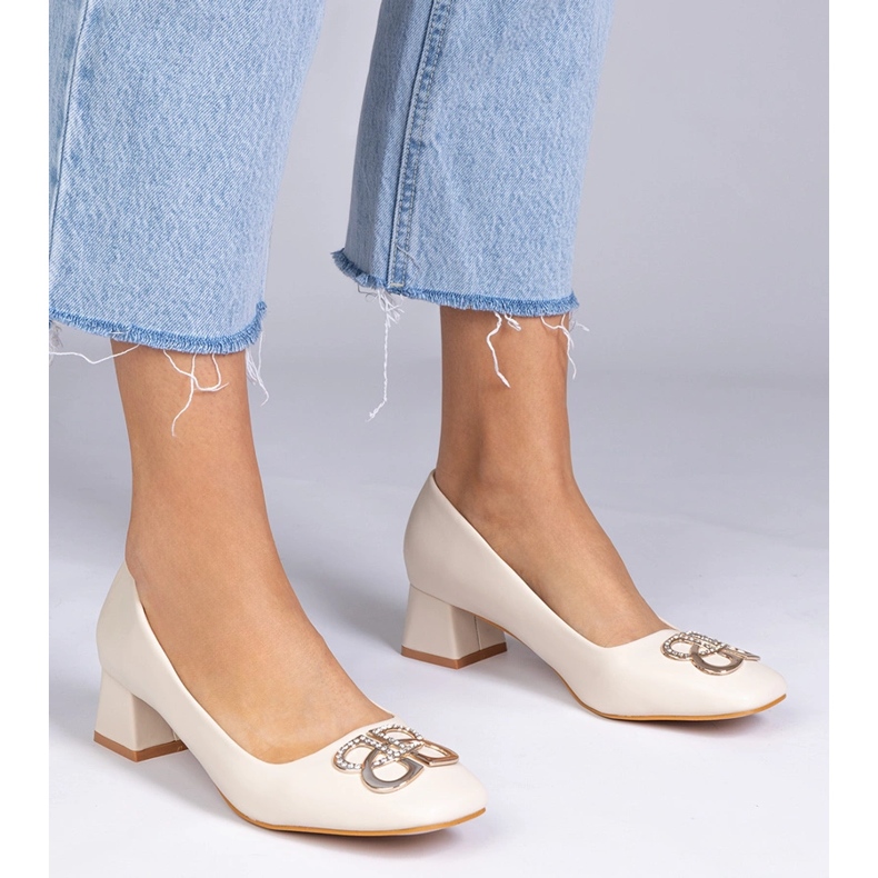 Beige low -heeled pumps with zircons 1