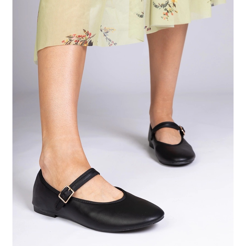 Black women's ballerinas with a buckle 1