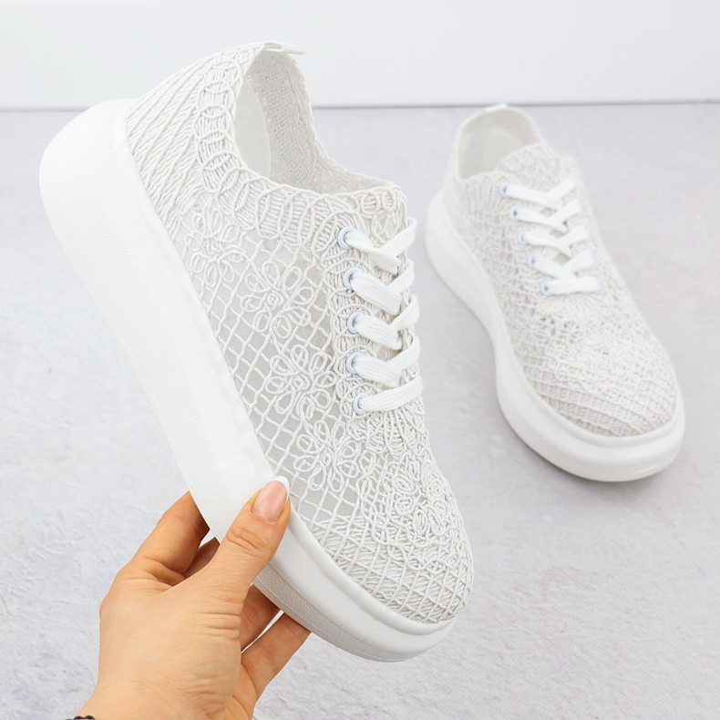 Women's shoes on the platform white Vinceza 17371 1