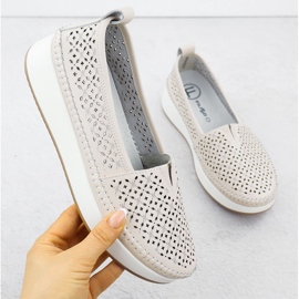 Openwork leather shoes on the Filippo 4555 beige platform 1