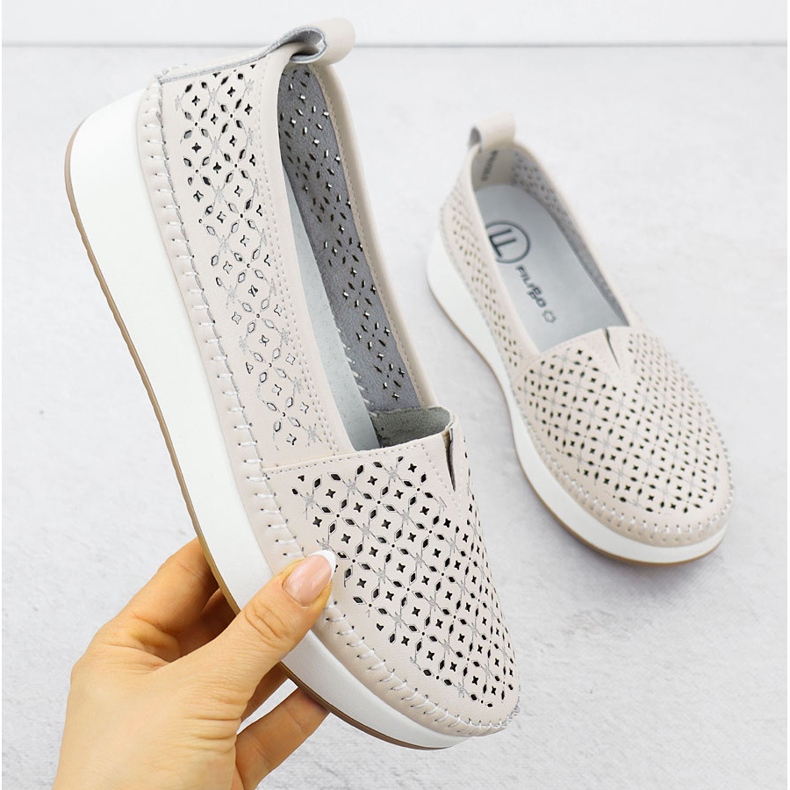 Openwork leather shoes on the Filippo 4555 beige platform 1