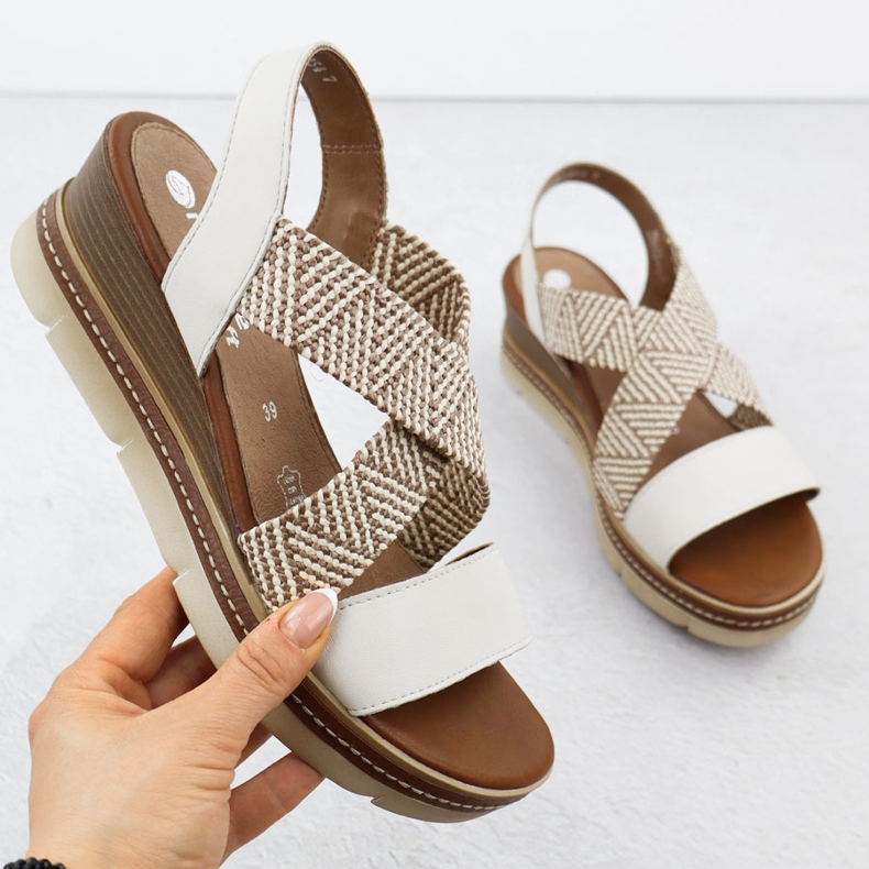 Leather sandals with elastics slipped on a beige REMONTE D2L54-60 1