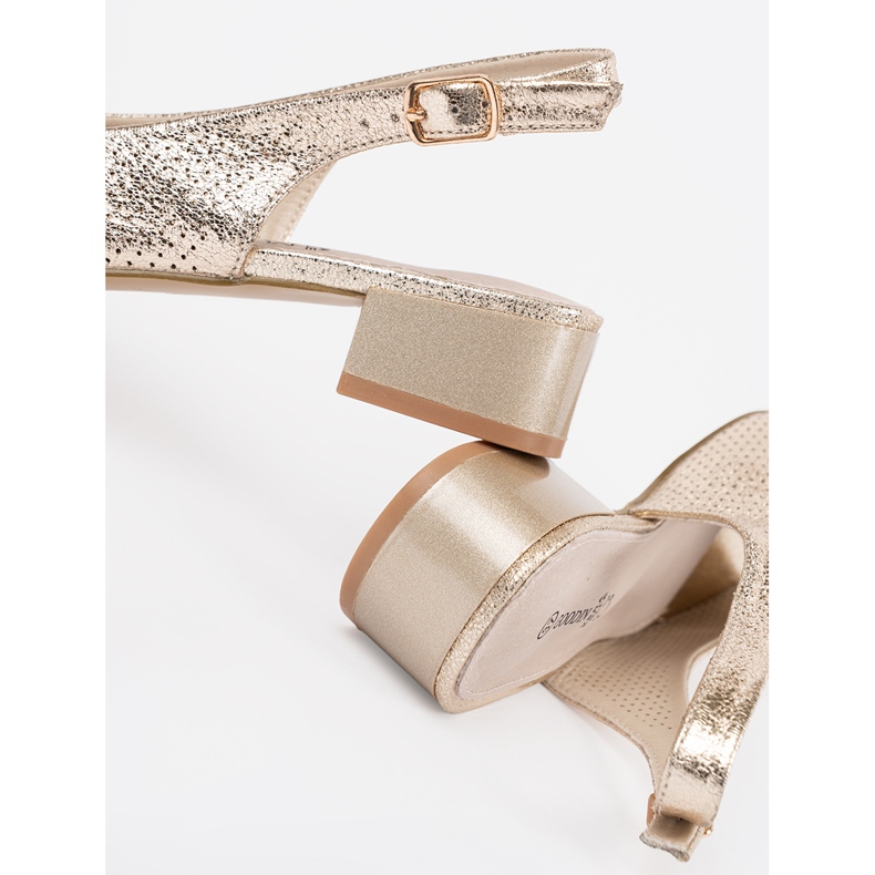 Goodin Golden openwork low -heeled sandals 1
