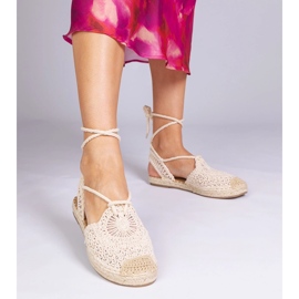Flat -heeled espadrilles beige sandals 1