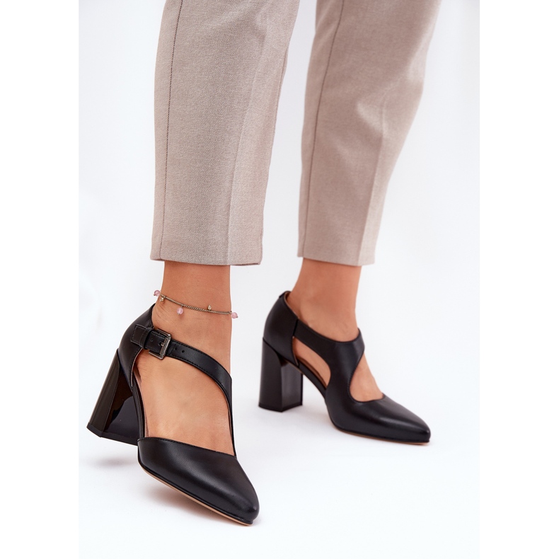 Leather pumps on the pillar with Vinceza 91133 Black clamp 2