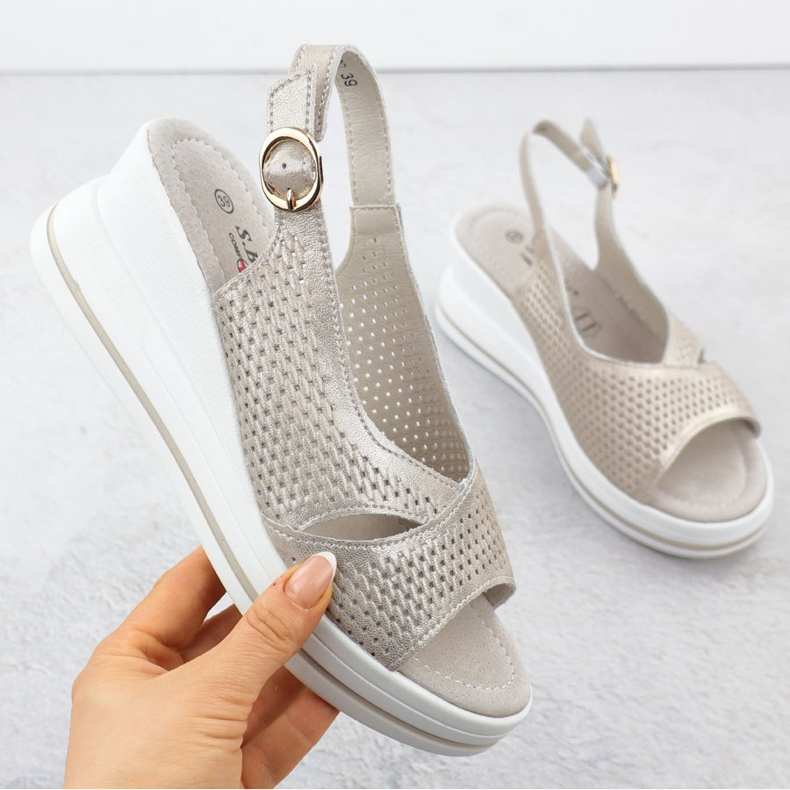 S.Barski Openwork women's leather sandals on the Złote S. Barski LR51-660 wedges golden 1 S.Barski Openwork women's leather sandals on the Złote S. Barski LR51-660 wedges golden 1
