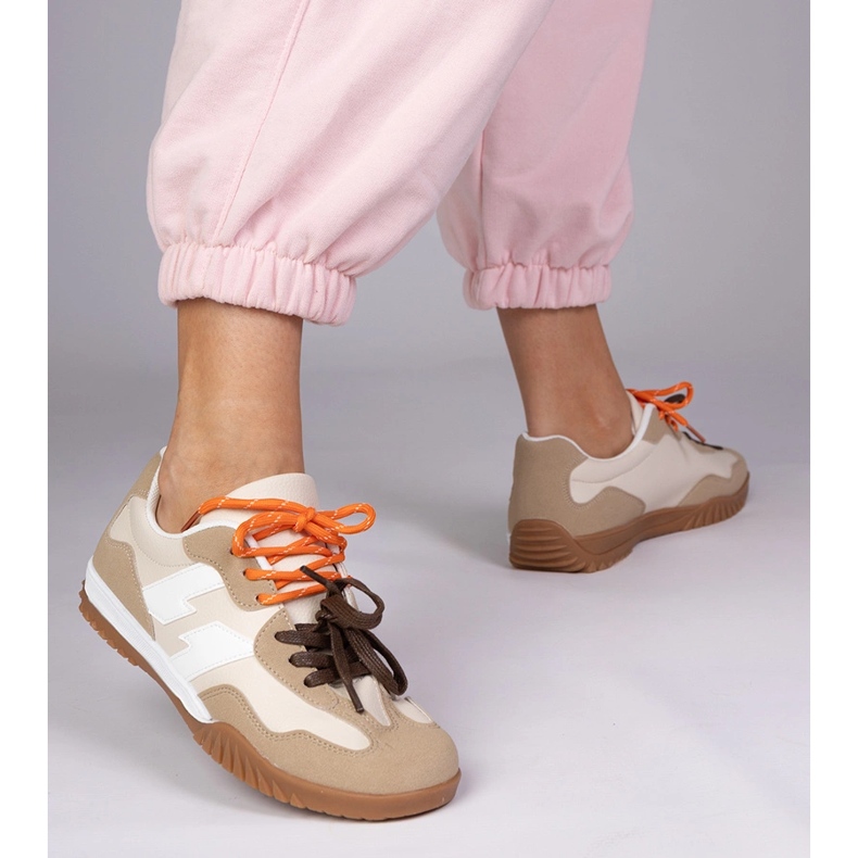 Beige sneakers sneakers with colorful laces 1 Beige sneakers sneakers with colorful laces 1