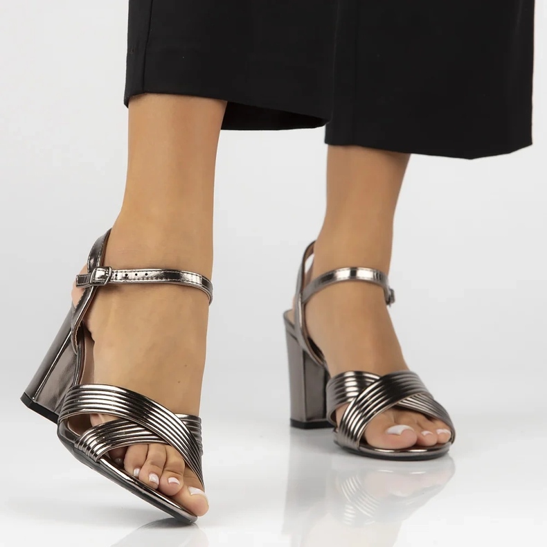 Filippo Women's leather sandals on the DS6901/25 GN Graphite Steel Post black 2