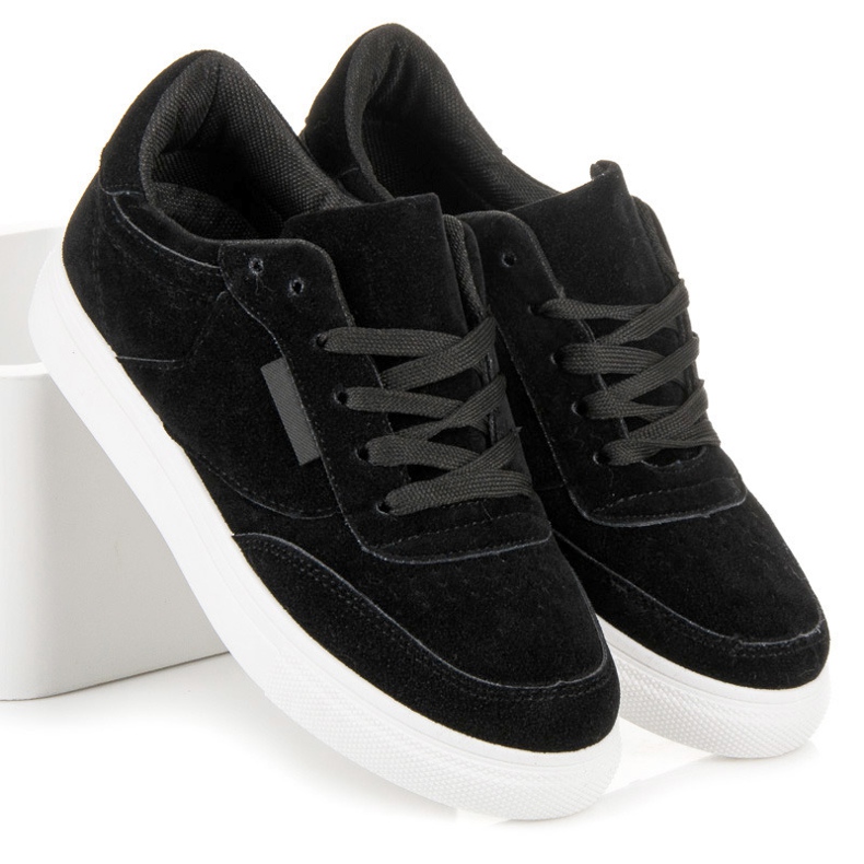 Sneakers on the platform black 1