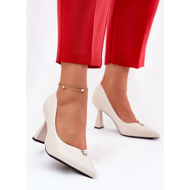 Elegant pumps on the extended Vinceza 62222 beige 2