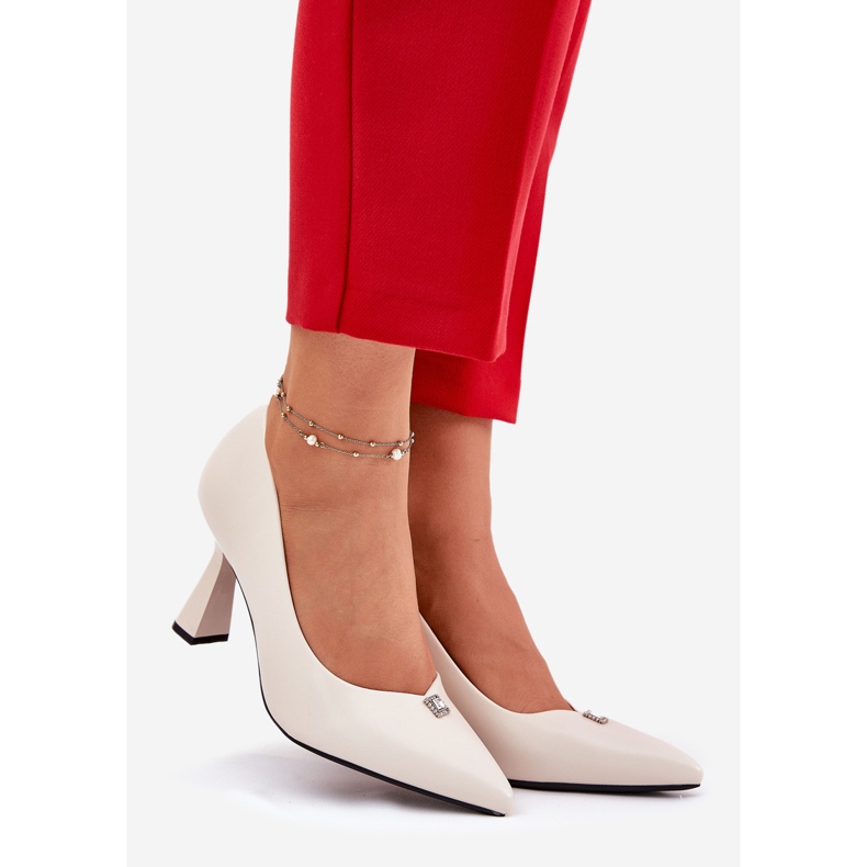 Elegant pumps on the extended Vinceza 62222 beige 1