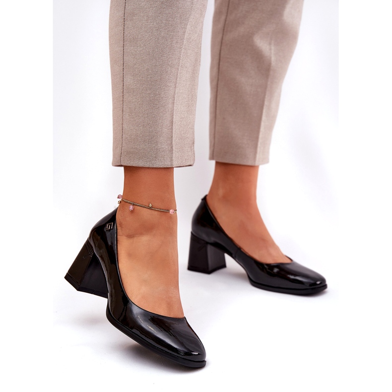 Leather lacquered women's pumps on the Vinceza 91130 black post 1