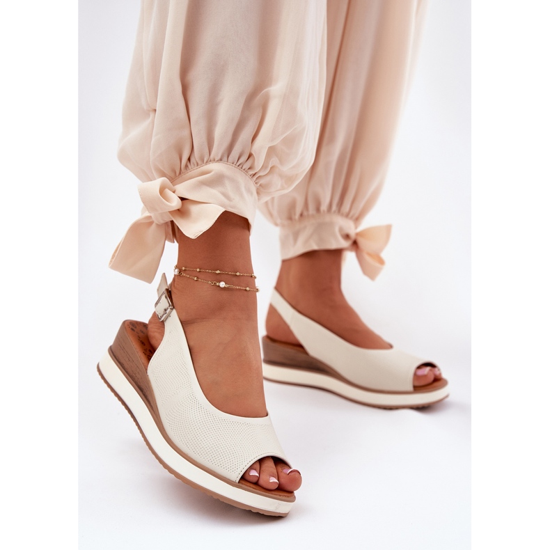 Leather sandals on the Artiker 56C2316 Light Basic beige 2