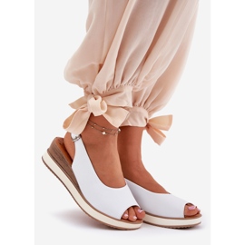 Leather sandals on the Artiker 56C2317 white wedge 1