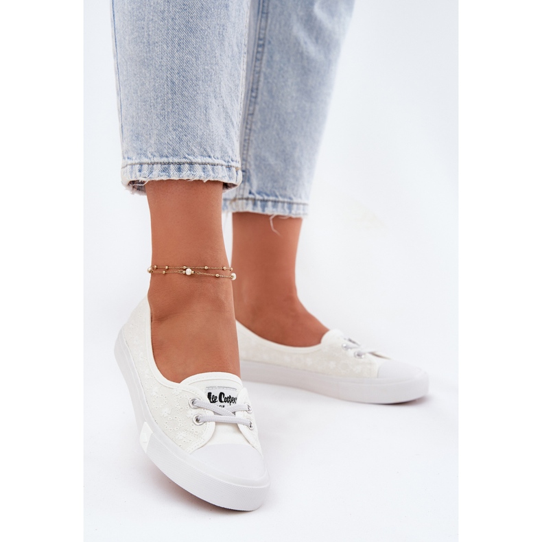 Sneakers women's sneakers with embroidery Lee Cooper LCW-25-31-3447L white 2 Sneakers women's sneakers with embroidery Lee Cooper LCW-25-31-3447L white 2