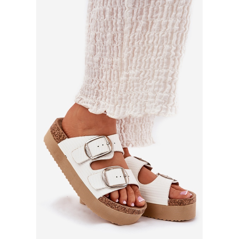 Women's flip flops with Lee Cooper LCW-25-35-3496L white platform 1