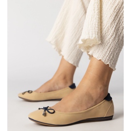 Beige ballerinas decorated with a bow from Maddalena 2