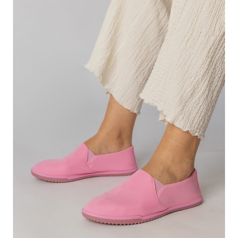 Pink women's slip -up sneakers 1