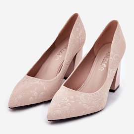 Vinceza Elegant pumps on the Vincez 62223 beige pillar 2 Vinceza Elegant pumps on the Vincez 62223 beige pillar 2