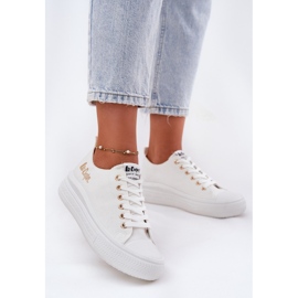 Women's sneakers on the Lee Cooper LCW-24-44-2462L white platform 2 Women's sneakers on the Lee Cooper LCW-24-44-2462L white platform 2