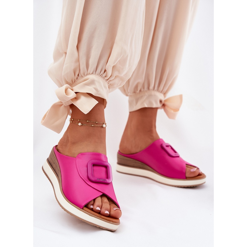 Women's leather flip flops on the Artiker 56C2147 FUKSJA pink 2