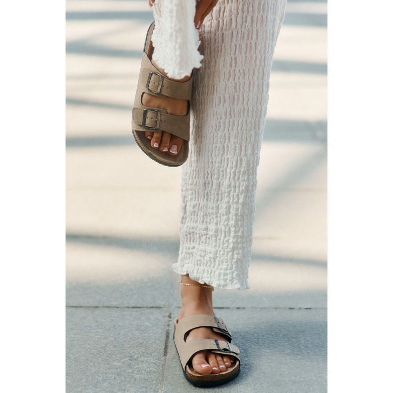 Evento Women's flip flops with clamps on a cork platform beige 2