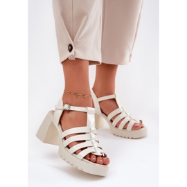 Painted women's leather sandals on the Vinceza 66621 light beige pillar 2