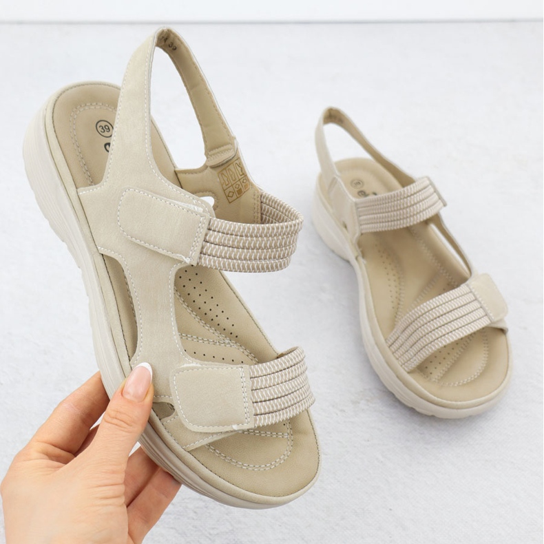 Women's sandals on the platform comfortable beige Evento 8874 1