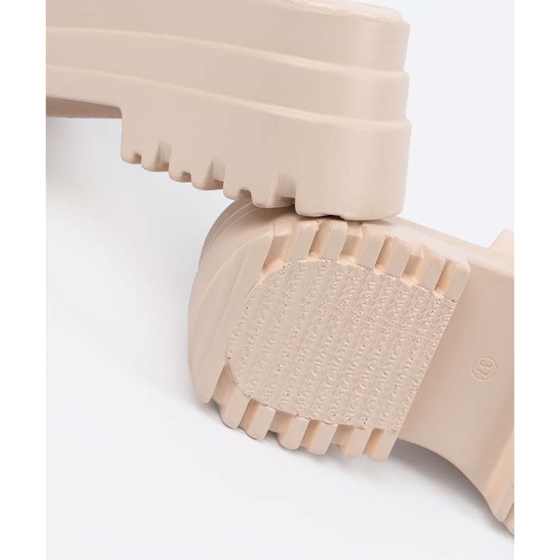 Seastar Slippers on the light beige platform 1