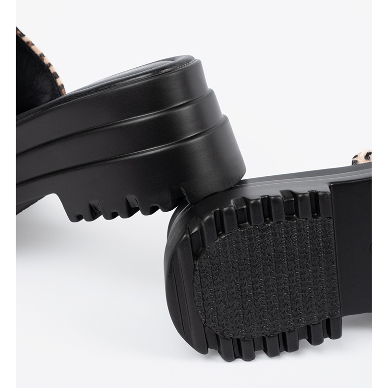 Seastar Slippers on a leopard platform brown 1