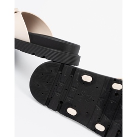 Seastar Light -beige women's flip flops with a golden buckle 1