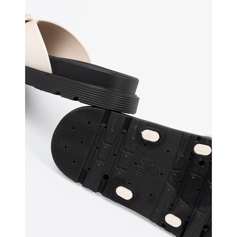 Seastar Light -beige women's flip flops with a golden buckle 1