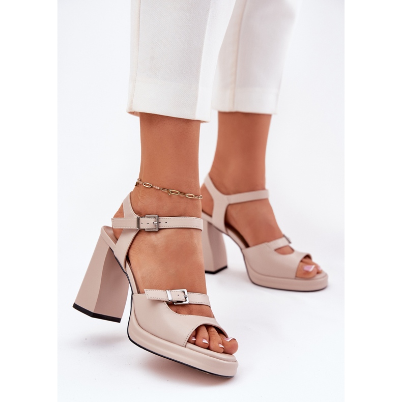 Women's leather sandals on the Vinceza 77110 beige post 2 Women's leather sandals on the Vinceza 77110 beige post 2