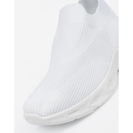 Women's sports shoes in white 1