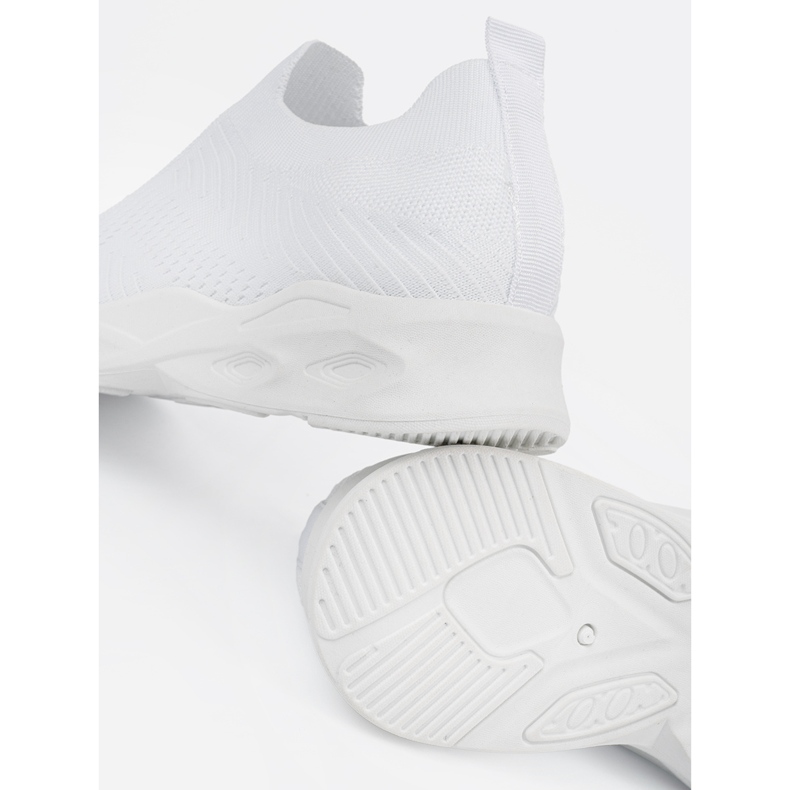 White women's sports shoes 2 White women's sports shoes 2