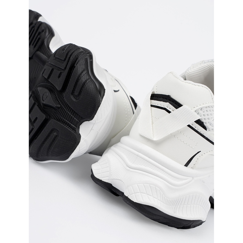 Women's sneakers on a thick white sole 2