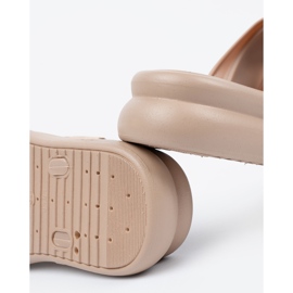 Seastar Slippers with golden buckles on the beige platform 1