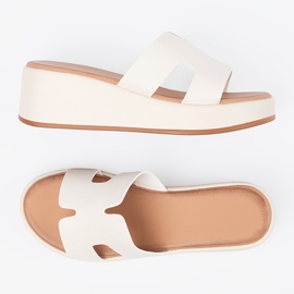 Seastar Women's light -bearing platform slippers beige 1