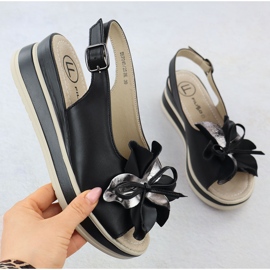 Women's leather sandals with flower Flower Filippo 7045 black 1