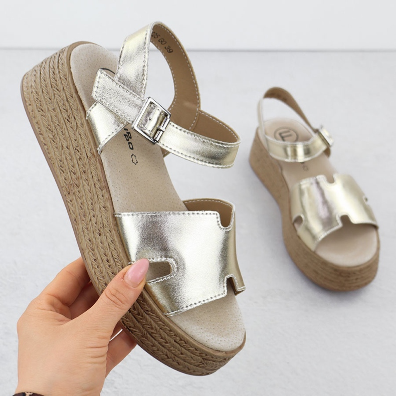 Filippo DS7024 Leather Sandals on wedges golden 1