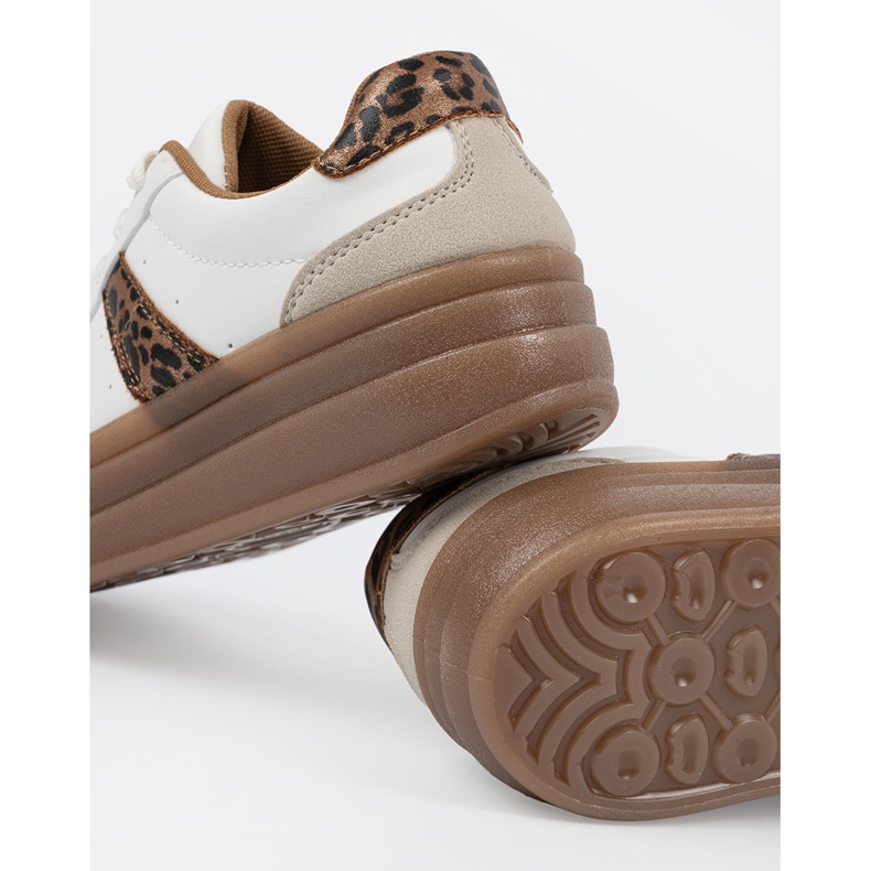 Shelvt Women's sports shoes thicker bottom white 2