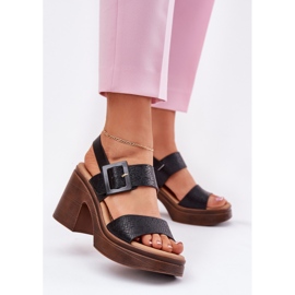 Women's sandals on a massive heel and Vinceza 17387 black platform 2