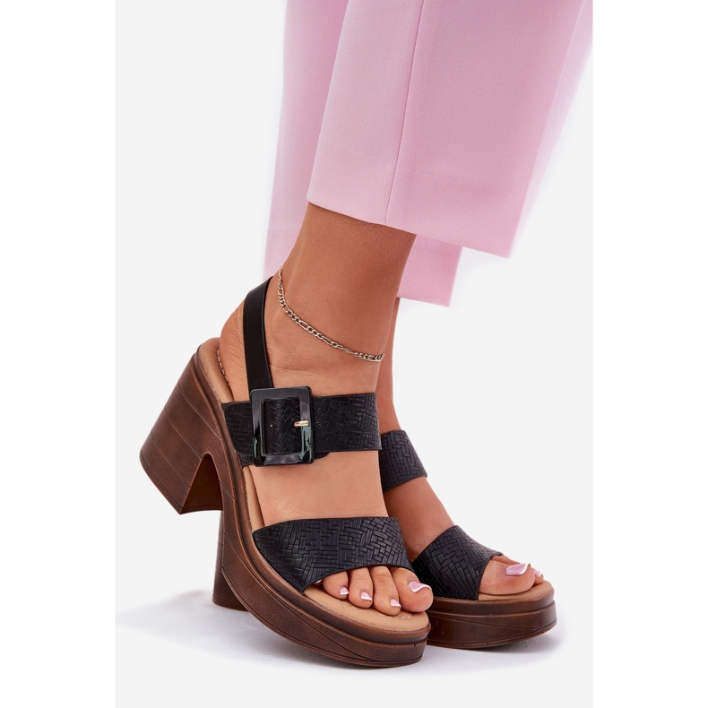 Women's sandals on a massive heel and Vinceza 17387 black platform 1