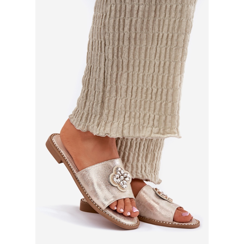 S.Barski Flat-heeled women's flip flops with a decorative detail S. Barski KV51-087 PLN golden 1